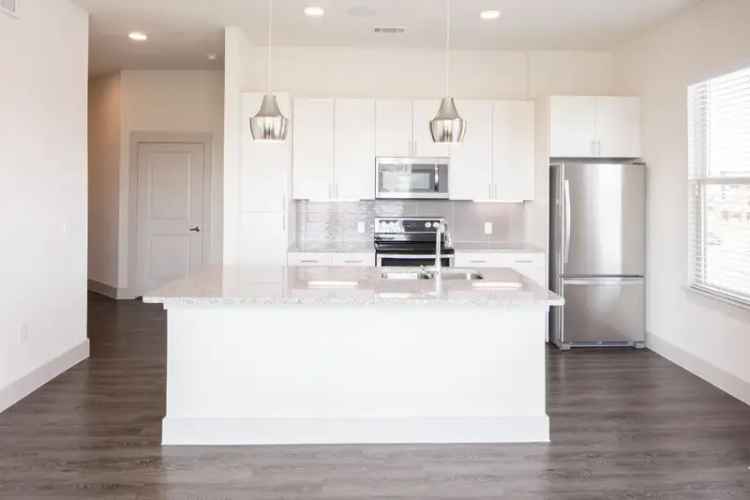 Rent Luxury Apartments in Mistletoe Heights Fort Worth with Amenities