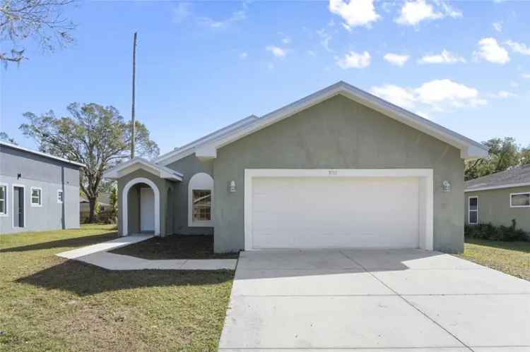 House For Sale in 3711, 20th Street East, Bradenton, Florida