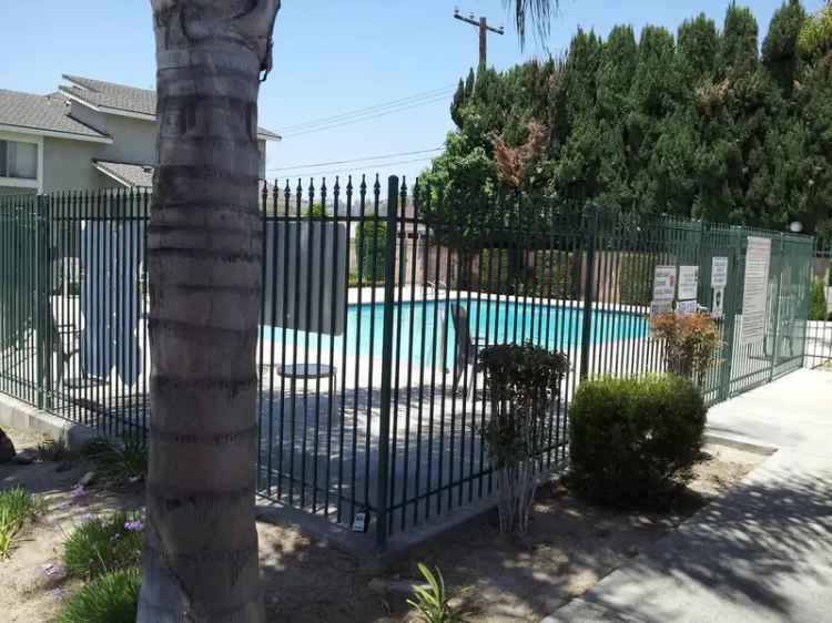 Rent 2 Bedroom Condo in a Great Location with Community Pool