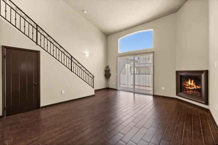 Luxury Apartment Rentals in Canoga Park Near Warner Center