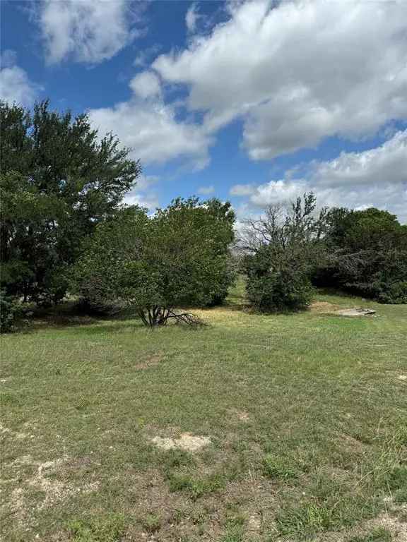 Own Residential Land in Aledo with Lakeside Access and Dream Home Potential