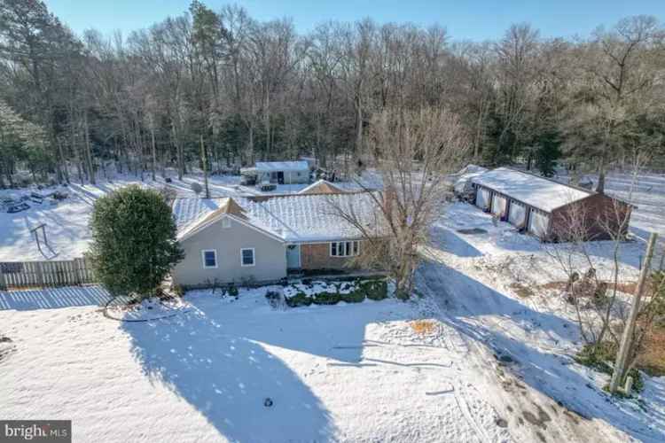 Buy Charming Home with Pool and Pole Barn in Harrington DE