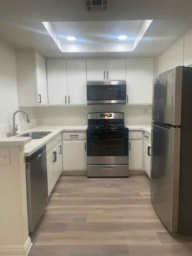 Rent Apartments in Redlands CA with Hardwood Flooring and New Appliances