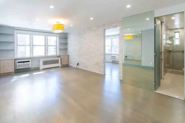 Rent Spacious One Bedroom Apartment with High End Renovation in NYC No Fee