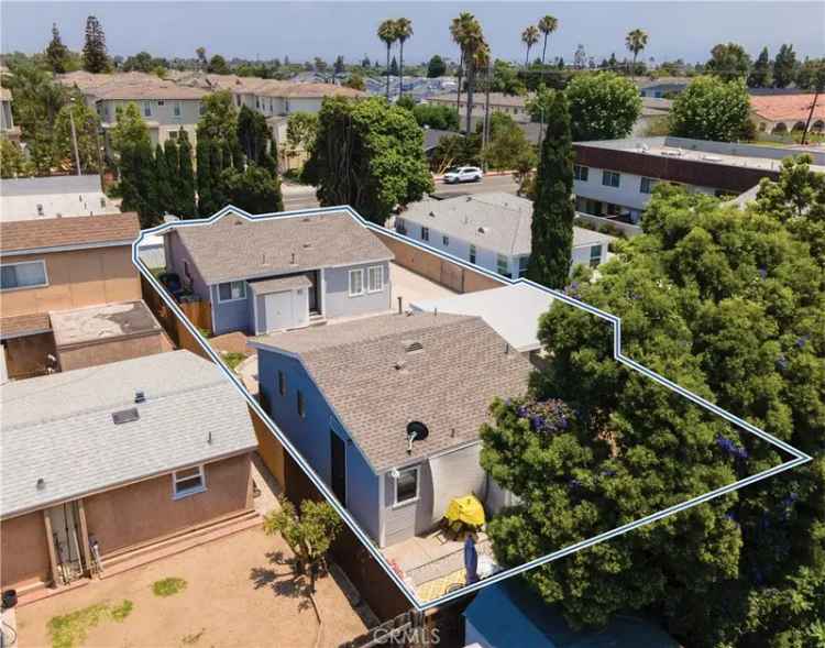 House For Sale in 377, Victoria Street, Costa Mesa, California