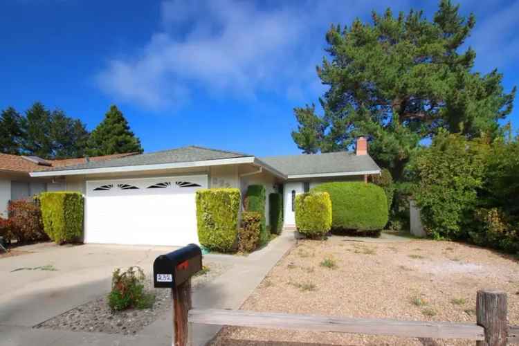 Rent Single Family Home in Great Location with Arroyo Views