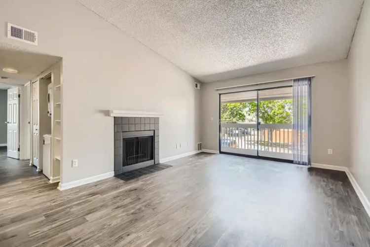 Rent Cozy Apartments With Fireplaces In Aurora Near I-225