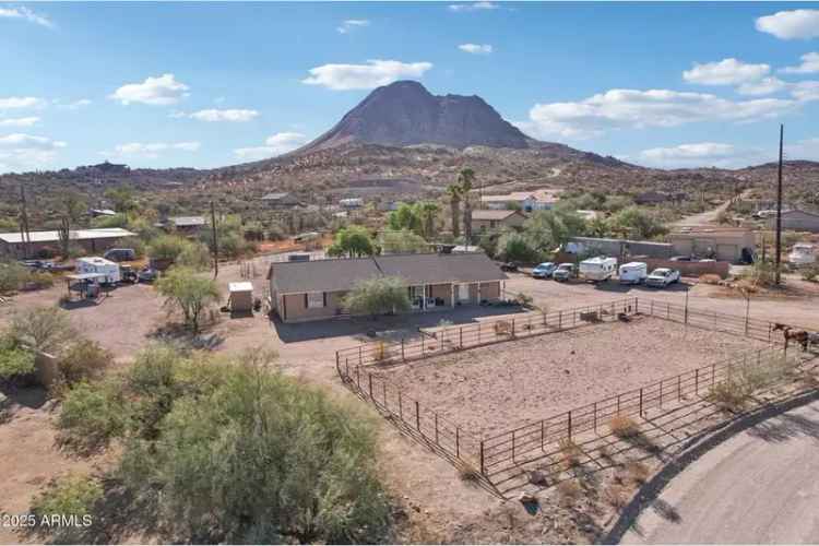 Horse Property for Sale in New River with Exceptional Features