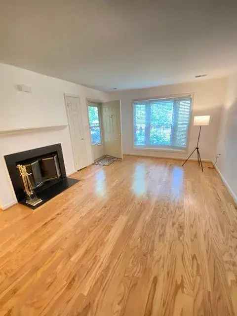 Rent 1 Bedroom Condo Near I-270 with Private Patio and Pool Access