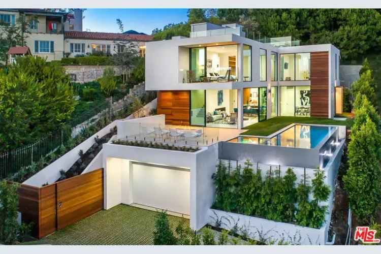 House For Sale in 1330, Monument Street, Los Angeles, California