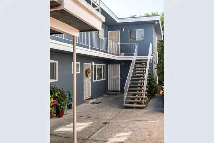 Invest in a 4 Unit Apartment Building in Central Oakland