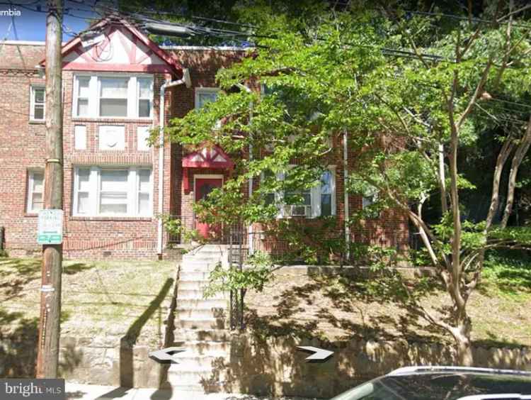 House For Sale in 1341, 29th Street Southeast, Washington, District of Columbia