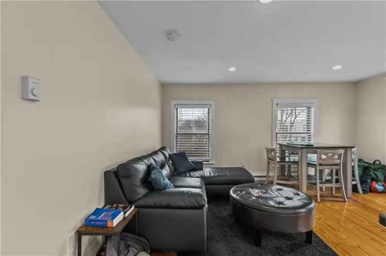 Rent Apartment Unit in Downtown Newport with Modern Amenities