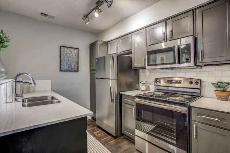 Rent Cozy Apartments at The Reese in Fort Worth with Great Features