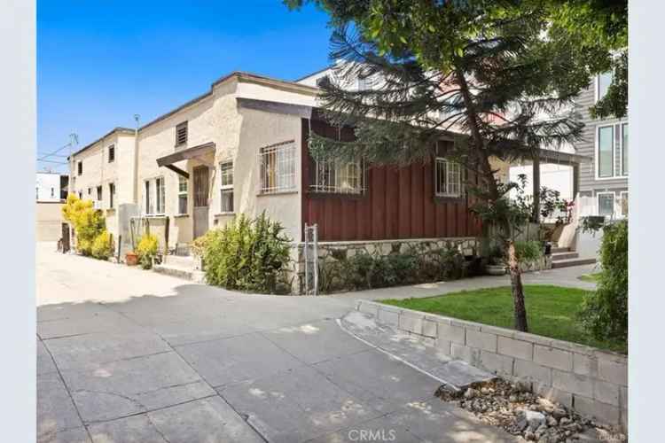 Duplex for Sale in Los Angeles with Investment Potential