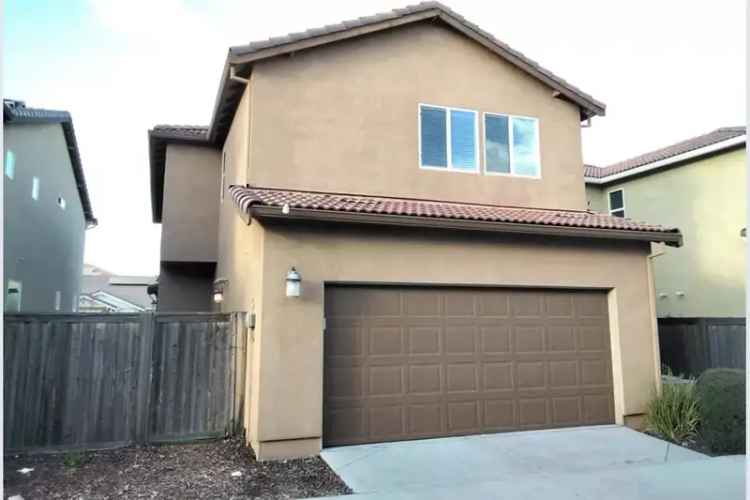 Buy Spacious 5 Bedroom Home in North Natomas with Modern Amenities