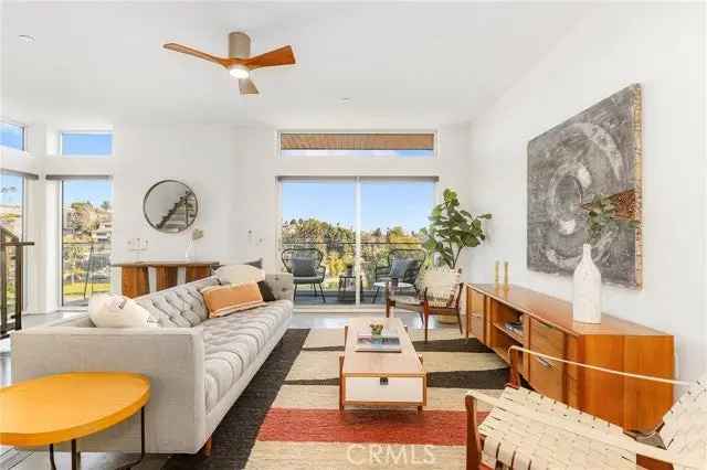 House For Sale in 614, Belmont Avenue, Los Angeles, California