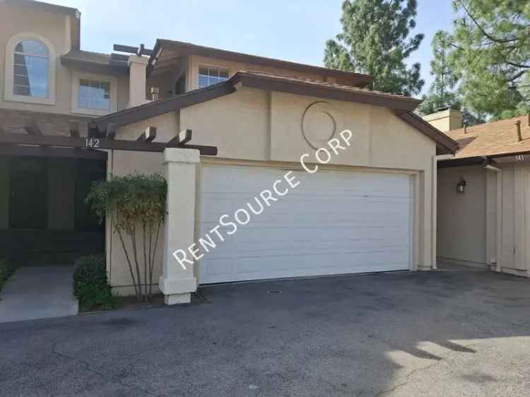 Rent 2 Bed 2.5 Bath Townhouse in Santa Clarita with Community Pool and Spa