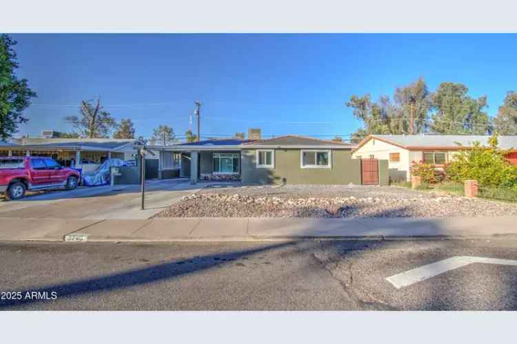 Buy House in Phoenix with Modern Features and Great Location