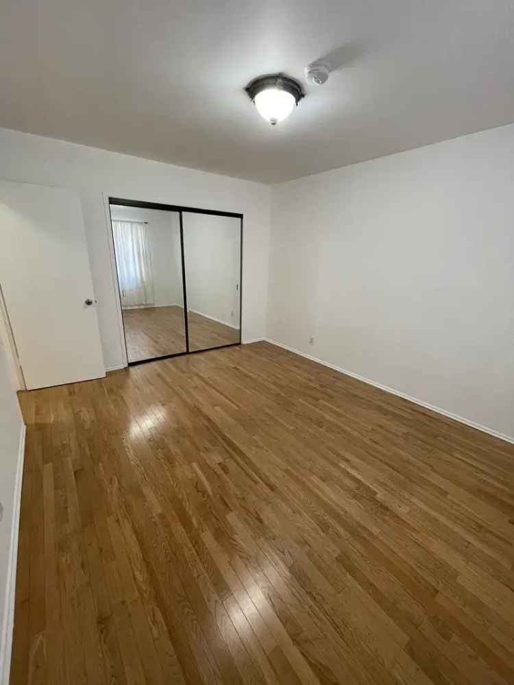 Rent One Bedroom Apartment in Beverly Hills with Modern Amenities