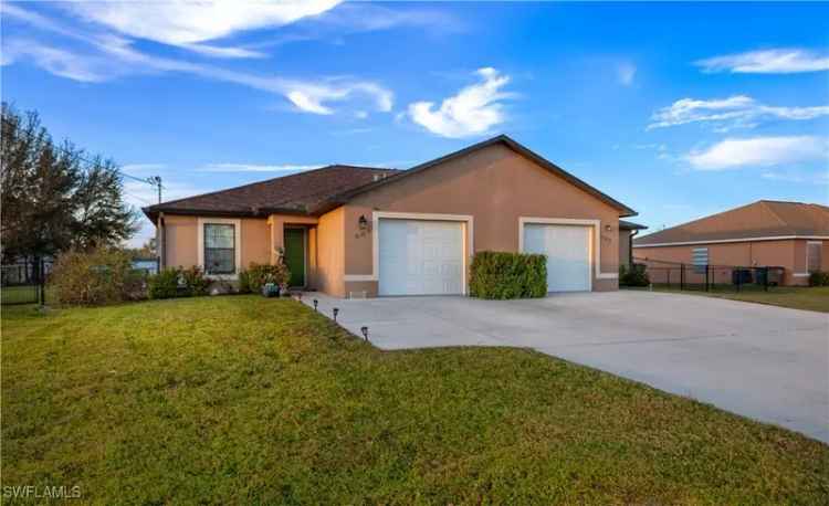 House For Sale in Cape Coral, Florida