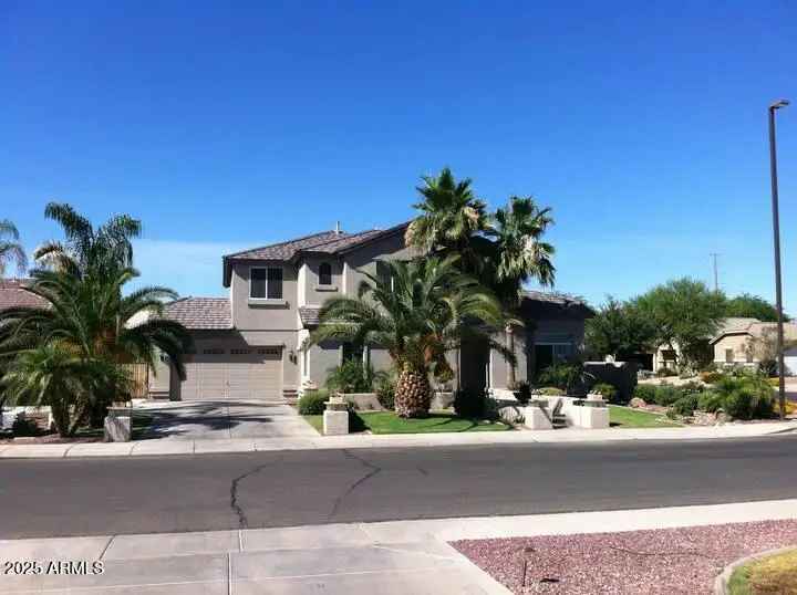 Buy Immaculate House in Gilbert with Spacious Backyard and Pool