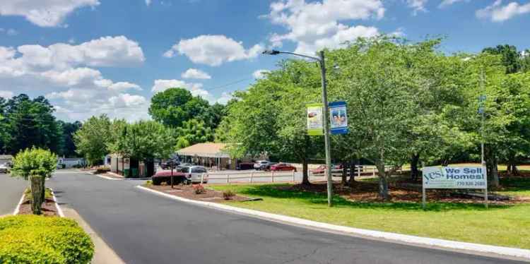 Rent Apartments in Acworth with Pool and Clubhouse Amenities