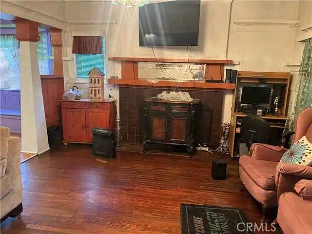 House For Sale in 1327, West 42nd Street, Los Angeles, California