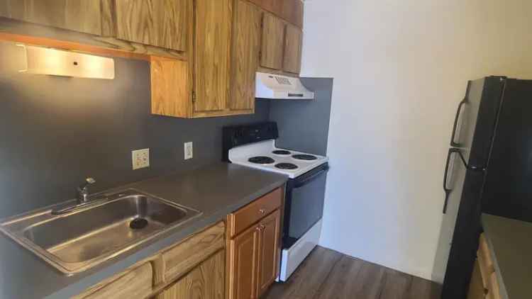 Rent a 1 Bedroom Condo in Lynn with Balcony and Assigned Parking