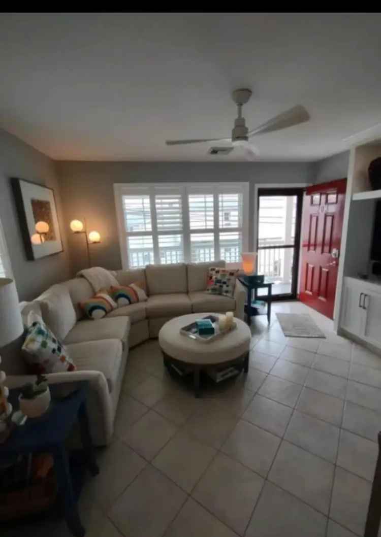 Rent Beautiful Newly Renovated Beachside Two Bedroom Condo