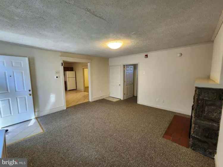 Rent 2 Bedroom Apartment in Abington with Great Amenities