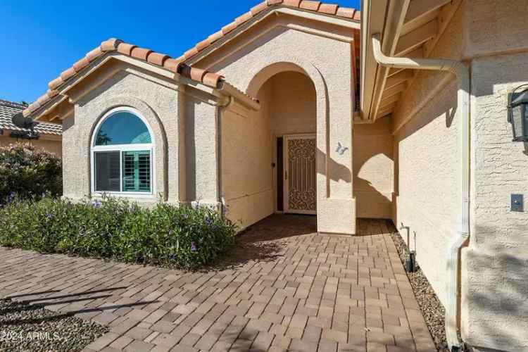 Buy House in Sun Lakes with Luxurious Updates and Community Amenities