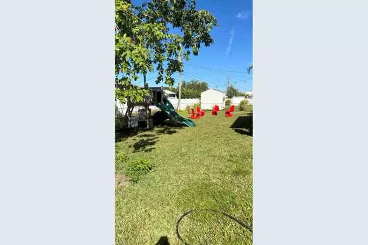 House For Sale in 420, Southwest 28th Place, Cape Coral, Florida