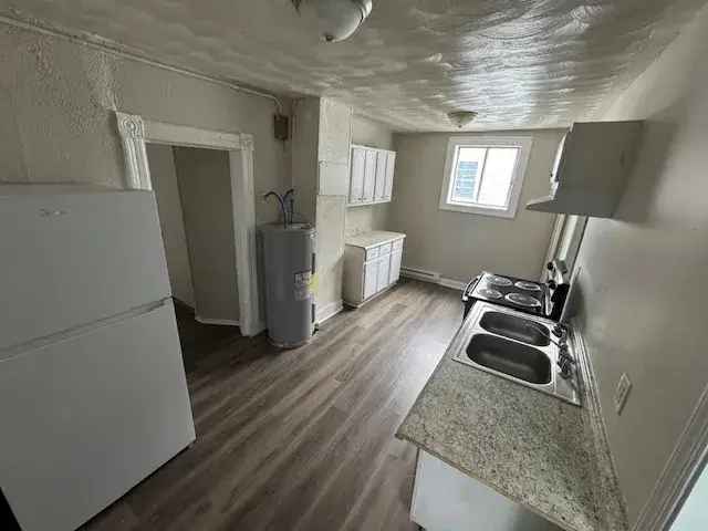 Rent Apartment Unit 1 Bed 1 Bath with Fresh Paint and New Carpet