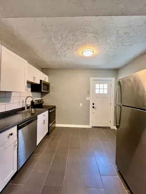 Rent Spacious 3 Bedroom Apartment Unit in Greeley with Modern Features