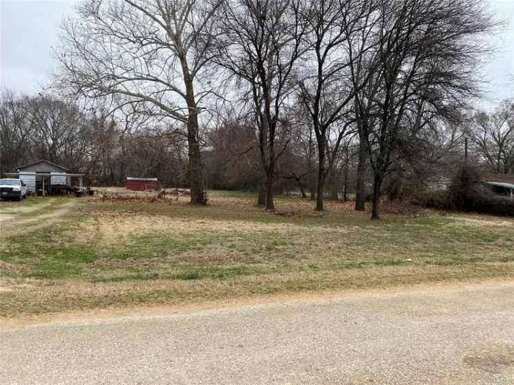 Build Your Dream Home on Prime Lot Outside City Limits