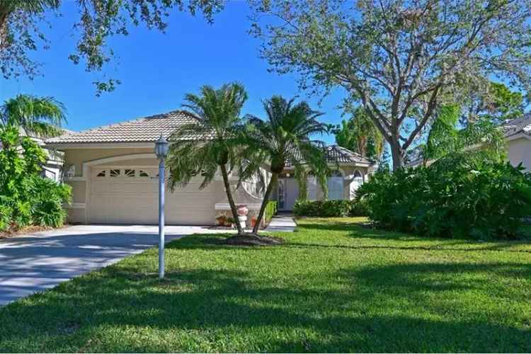 Buy House in Bradenton with Pool Near IMG Academies and Golf Course