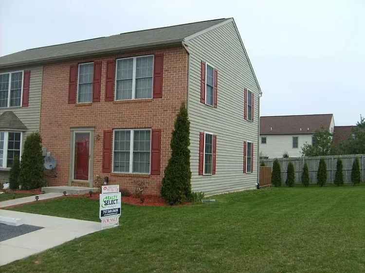 Rent Spacious Townhouse in Desirable Conestoga Valley School District