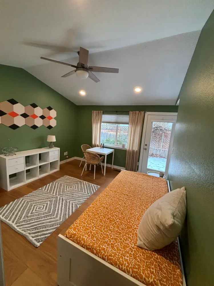 Rent Apartment Unit with Patio in Bend