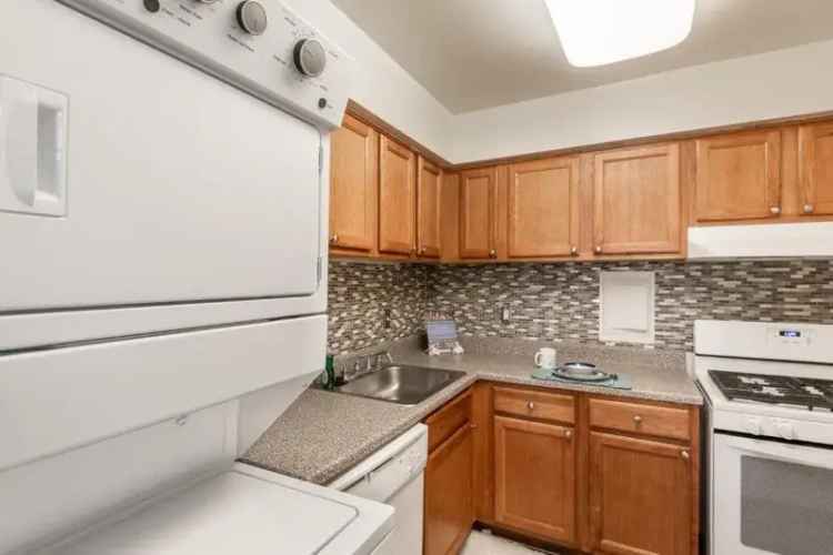 Rent Apartments at The Arbors at Edenbridge in Baltimore County