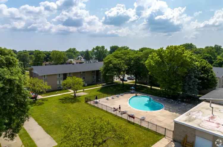 Rent Spacious Apartments in Hines Park with Modern Amenities