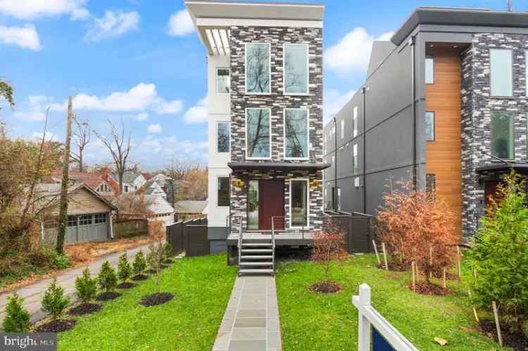 House For Sale in 6116, 30th Street Northwest, Washington, District of Columbia