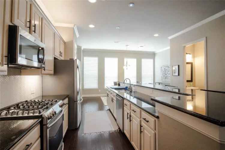 Luxury Rent Condo near DFW Airport with 3 Beds and 3 Baths