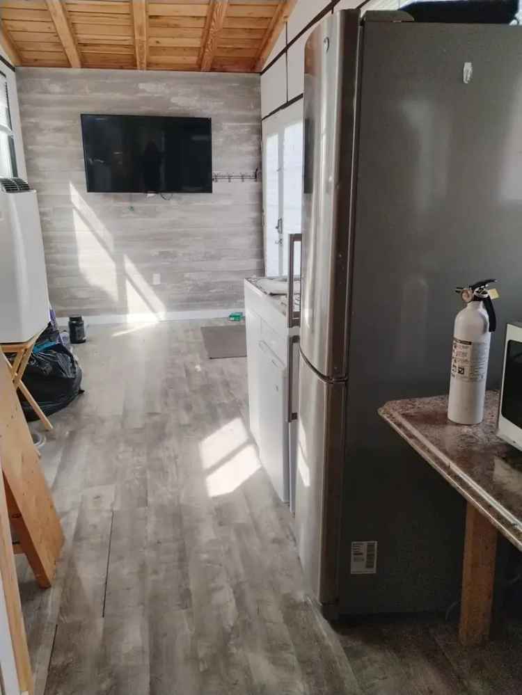 Rent Tiny House with Private Entrance in Safe Neighborhood