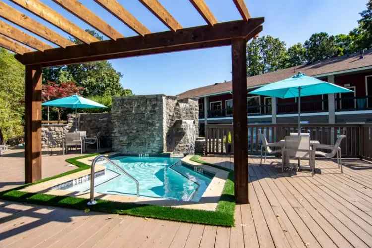 Rent Apartments in Peachtree Corners with Resort Style Amenities