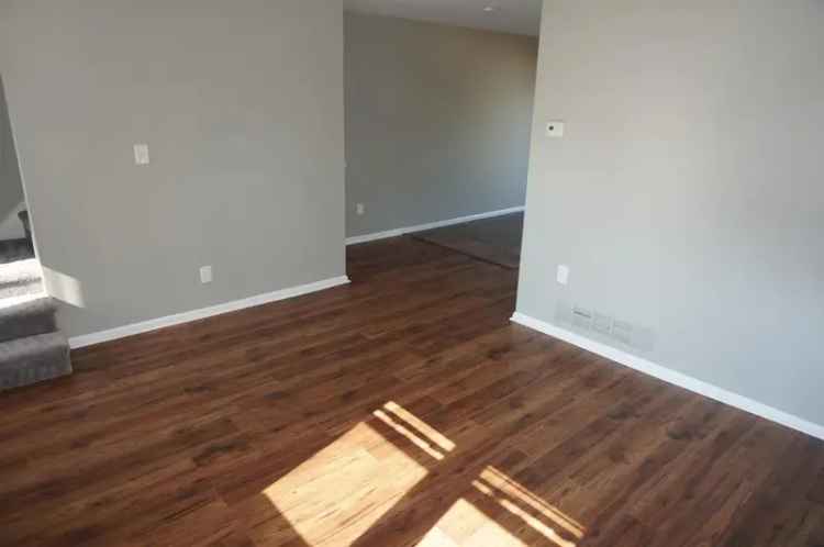 Townhouse for Rent in Bridgeport with 3 Bedrooms and Modern Features