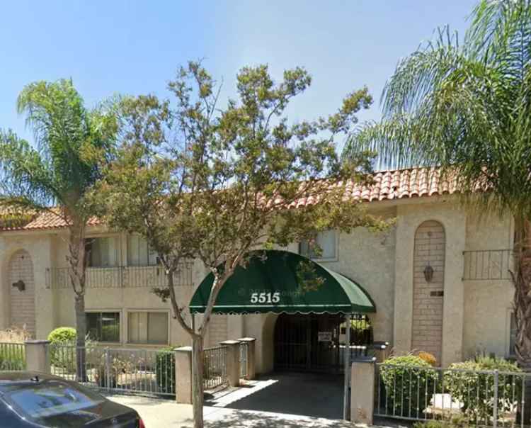 Rent Woodland Hills Apartment Quiet Building Pool Parking Laundry