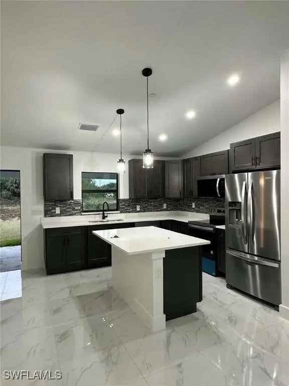 Rent Single Family Home Near Schools Shopping with Modern Finishes