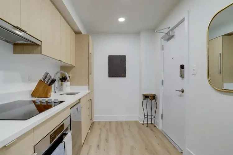 Sublet 2 Bedroom Home in DC's Restaurant Hub with Modern Amenities