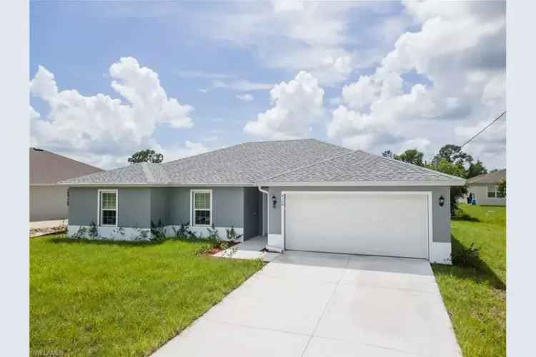 Buy Stunning New Home in Cape Coral with Modern Design and Spacious Layout